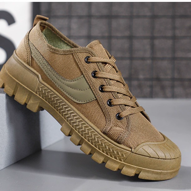 2024 Весной и летом на открытом воздухе мужчины Мартин обувь строительная площадка работает на работе, обувь по страхованию труда, противоскользящая повседневная британская рабочая обувь