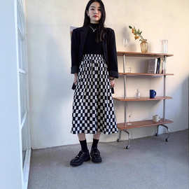 复古高腰a字伞裙半裙中长款长裙女2025秋冬季新款棋盘格半身裙子