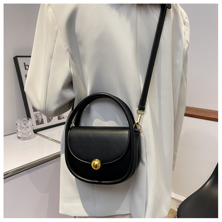 Women's  New Hand Carry Messenger One-shoulder Fashion Solid Color Underarm Bag20.5*15.5*8cm display picture 3