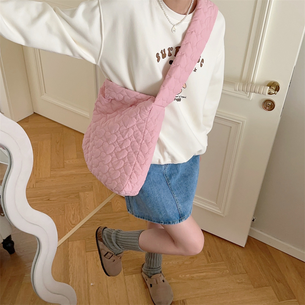39131 Japanese quilted heart-shaped cotton tote travel bag Crossbody bag for women, large-capacity single-shoulder crossbody canvas bag undefined