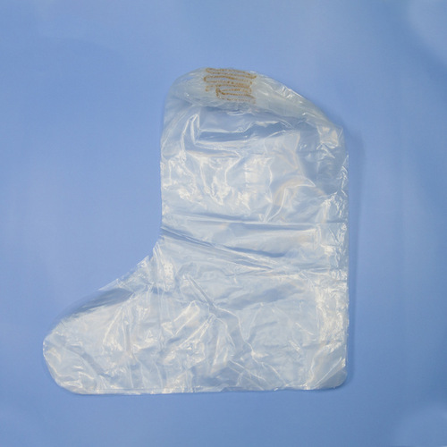 Manufacturer's supply disposable thickened dustproof and waterproof plastic PE shoe covers medium and high long tube protective boot covers wholesale