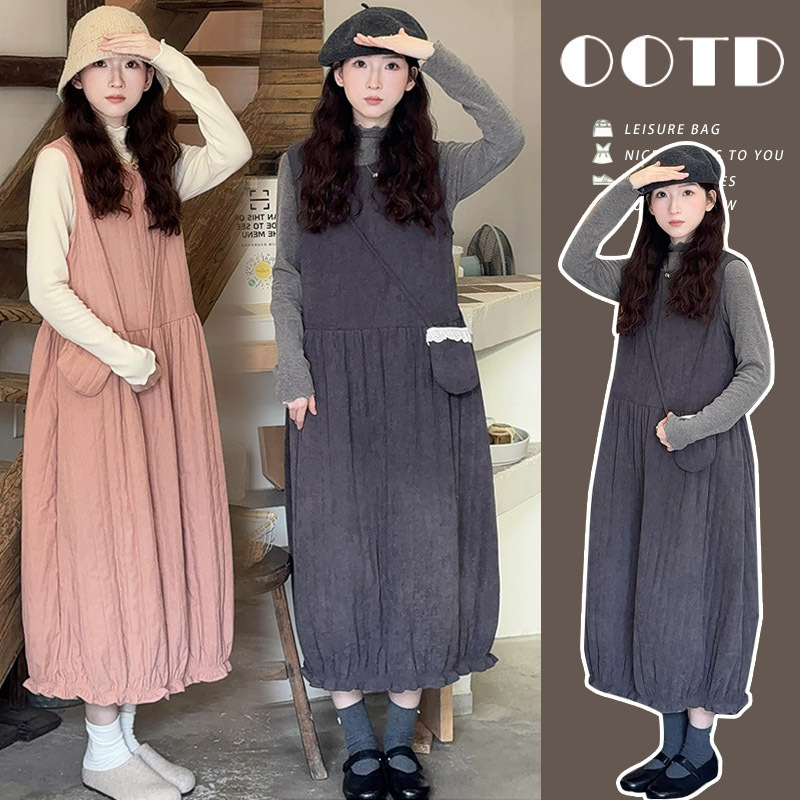 Maternity Wear Winter 2025 New Korean Style Corduroy Thickened Vest Dress with Ruffled Edge Knitted Base Sweater