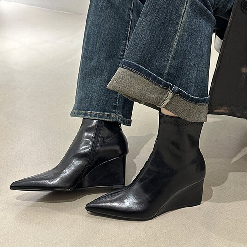 British-style pointed-toe short boots for women, 2026 spring and autumn new European and American fashionable high-heeled short boots, wedge-heeled slim boots British-style pointed-toe short boots for women, 2026 spring and autumn new European and American fashionable high-heeled short boots, wedge-heeled slim boots