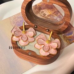 軽くて豪華な油の花びらのピアスのイヤリングの女性の新型の爆発の高級感のファッションの大衆の独特な気質の耳のアクセサリー