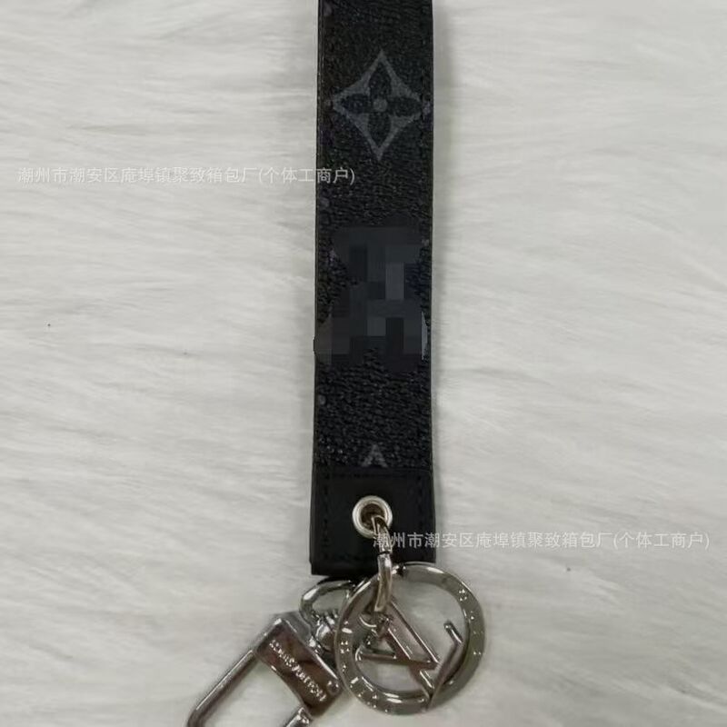 Cross-Border Hot-Selling Items in Stock: Lv-Style Vintage Metal Key Case, Black Floral Vl Accessory Keychain Pendant, Trendy Brand