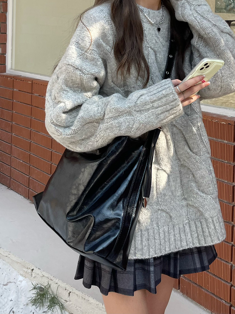 New Black Soft Leather Large Capacity Commuter Leisure Tote Women's Korean Fashion One Shoulder Crossbody Bag_voghion.com