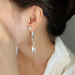 复古气质磨砂金属丝带耳环INS风高级感耳坠独特设计前后耳饰品