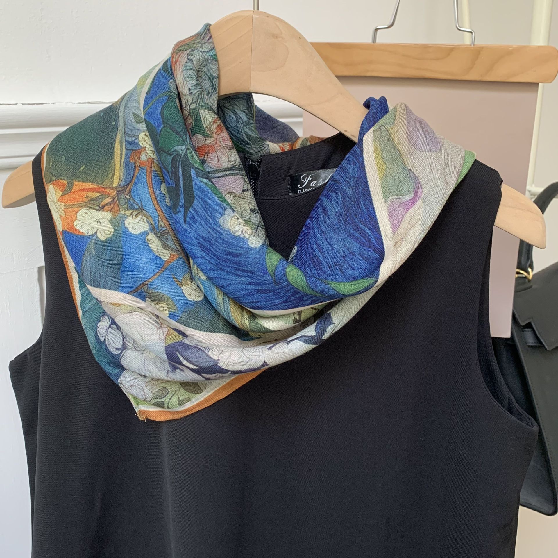 Pañuelo de seda de algodón y lino, bufanda cuadrada grande, estilo de verano de alta gama, estilo de todo fósforo literario, estilo étnico retro, bufanda de flores de anacardo, chal femenino