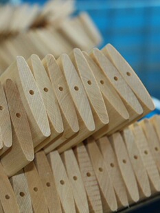 �ľˮ����ԭľ��Ӱ��~�T�����߰׵��~Ƭ���U���Ʒ