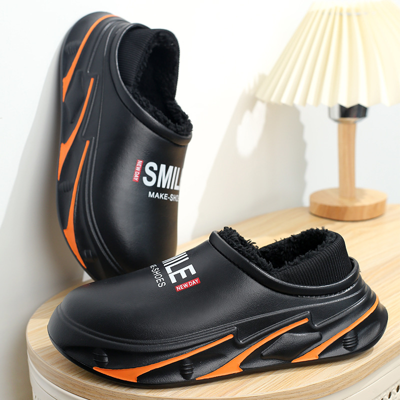 Zapatos de algodón para hombres 2025 invierno hogar más zapatillas de algodón grueso de terciopelo para parejas en interiores y exteriores tractor de algodón todo incluido impermeable
