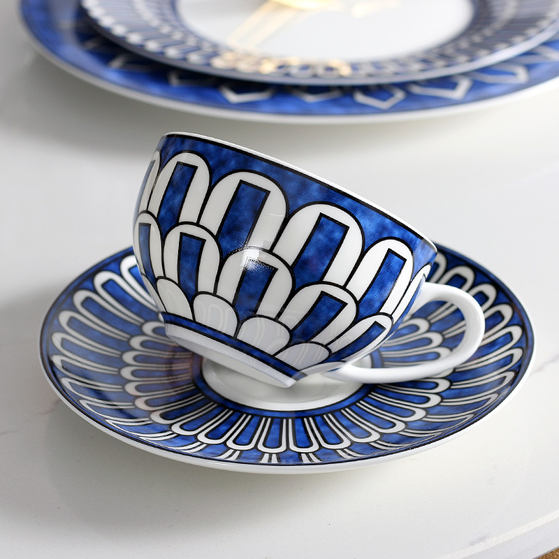 Creative Accessible Luxury Bone China Coffee Cup and Saucer Set European Style Household Tea Cup High-End Ceramic Dinner Plate Flat Plate