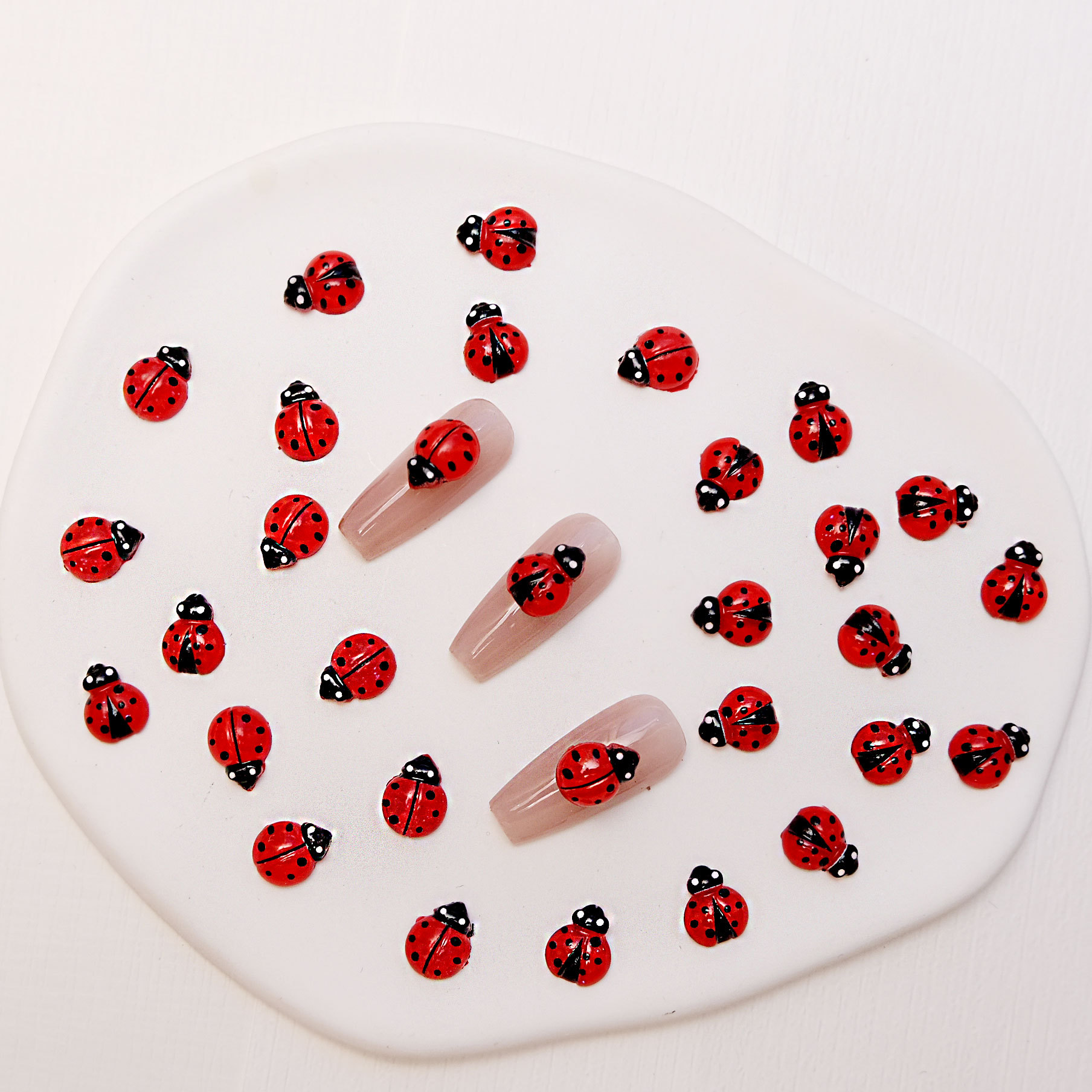 跨境美甲饰品七星瓢虫可爱卡通甲壳虫迷你仿真昆虫立体指甲装饰钻