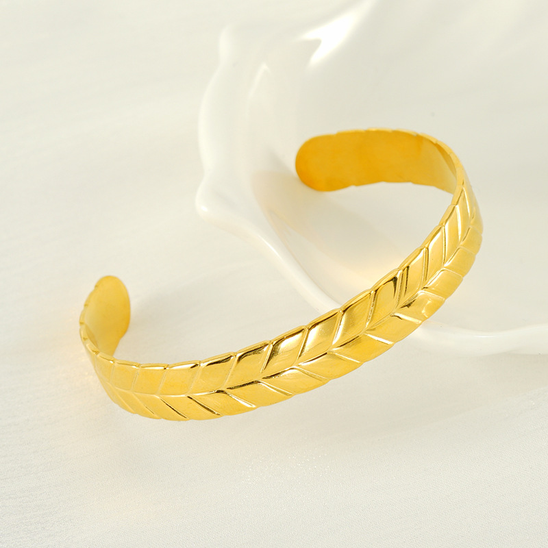 Brazalete de acero inoxidable de alta calidad 18k de estilo europeo y americano de moda transfronteriza ajustable abierta