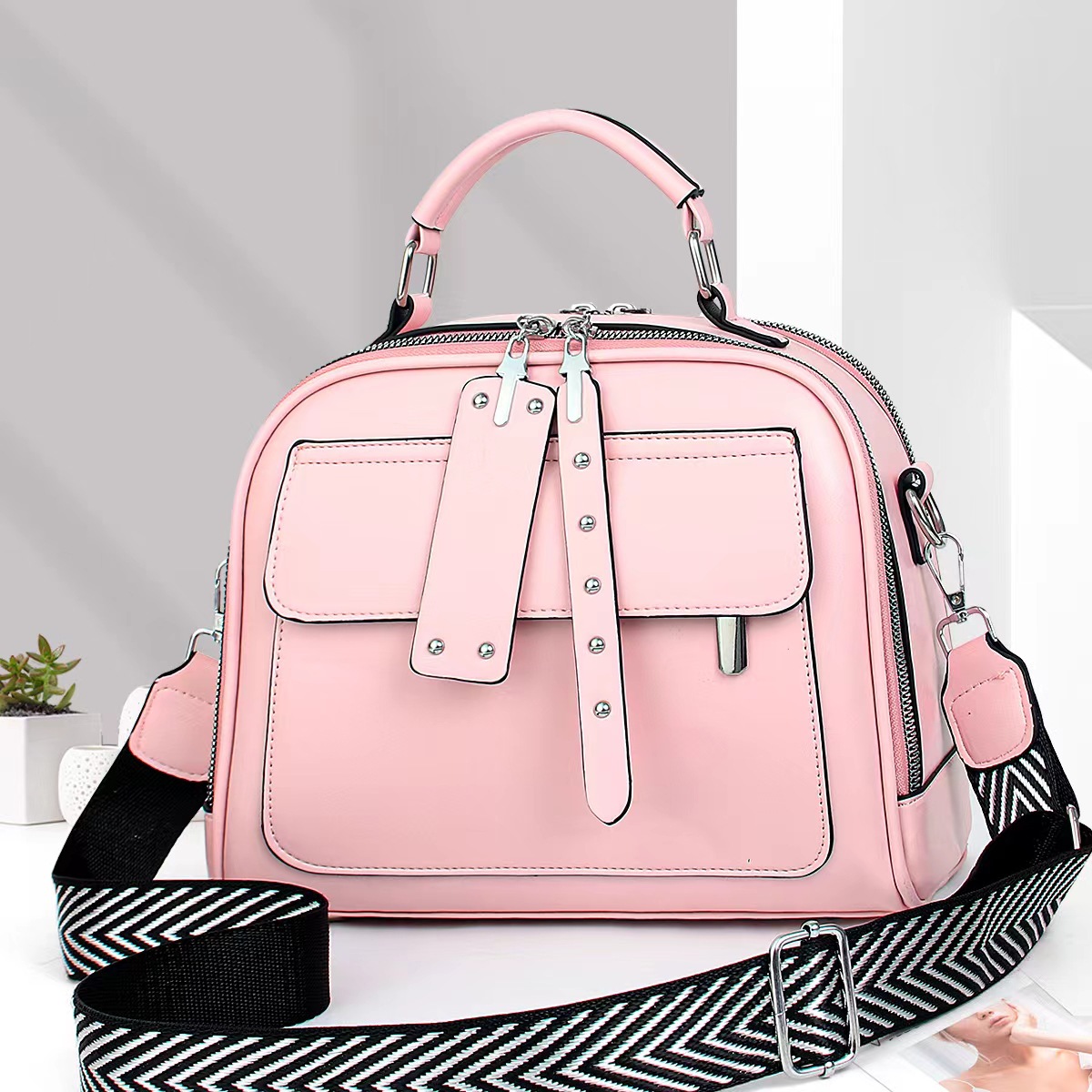 Cross-border 2026 Factory Direct Sale Popular Women's Crossbody Leather Bag Large Capacity Fashionable Simple Trendy_voghion.com