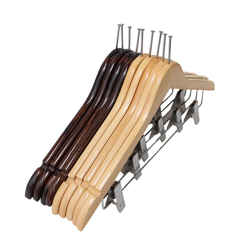 Perchas de madera maciza hotel tienda de ropa al por mayor madera doméstica soporte de ropa de madera sin rastros clip antideslizante para colgar ropa para adultos