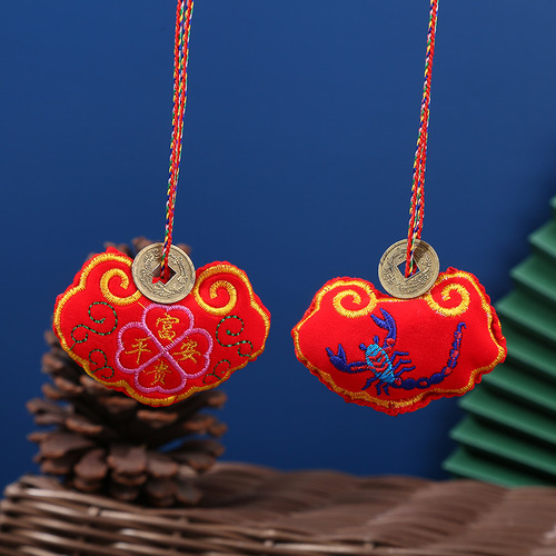Traditional Dragon Boat Festival mugwort scented pouch with five poisons for peace, peace powder mosquito-repelling incense bag hanging ornament Yiwu small commodity wholesale