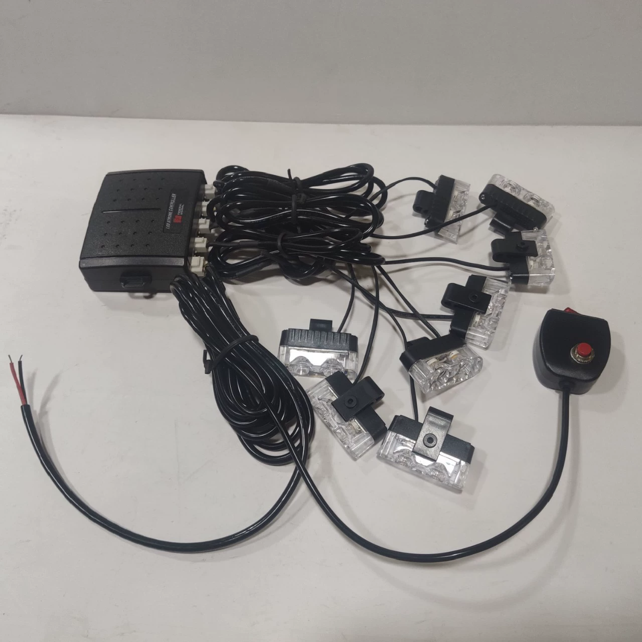 03040-8 проводное управление одним перетащите восемь 16LED 12V напряжение строительство вспышка желтый свет стробоскоп