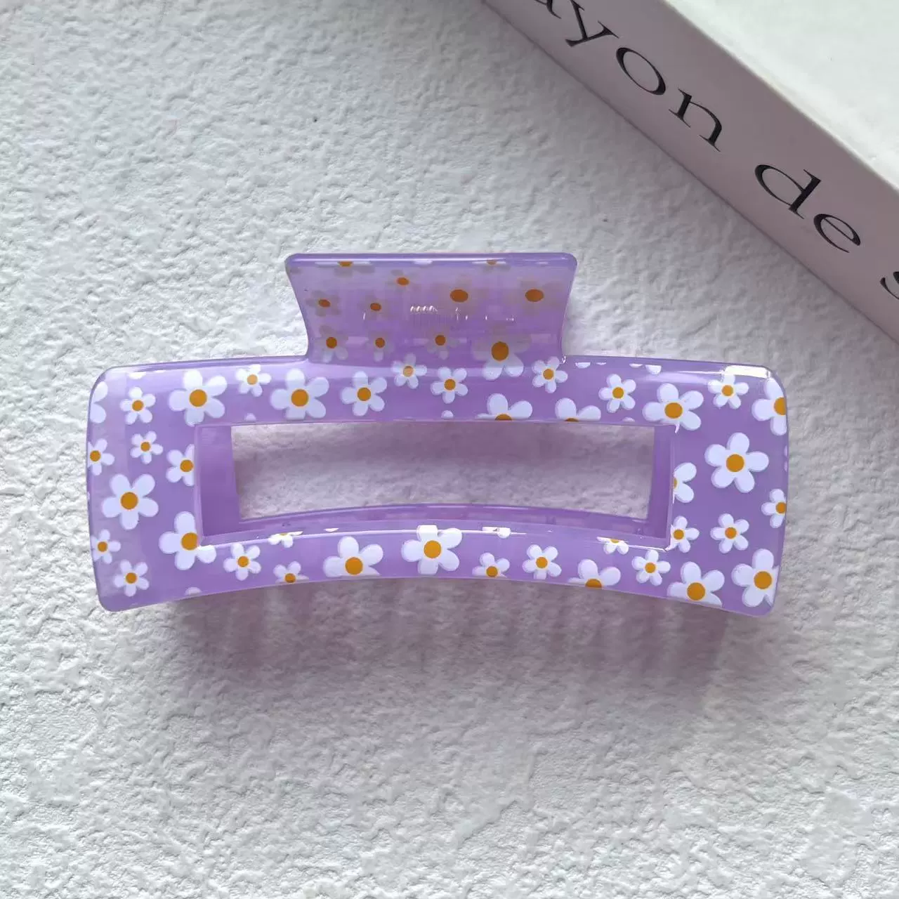 Краб‑заколка с ромашками, квадратный «шарк», 10,5×5×4,5 см, лёгкая