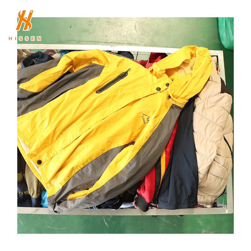 二手衣服批发跨境出口旧男装冲锋衣风衣外套used clothes bales