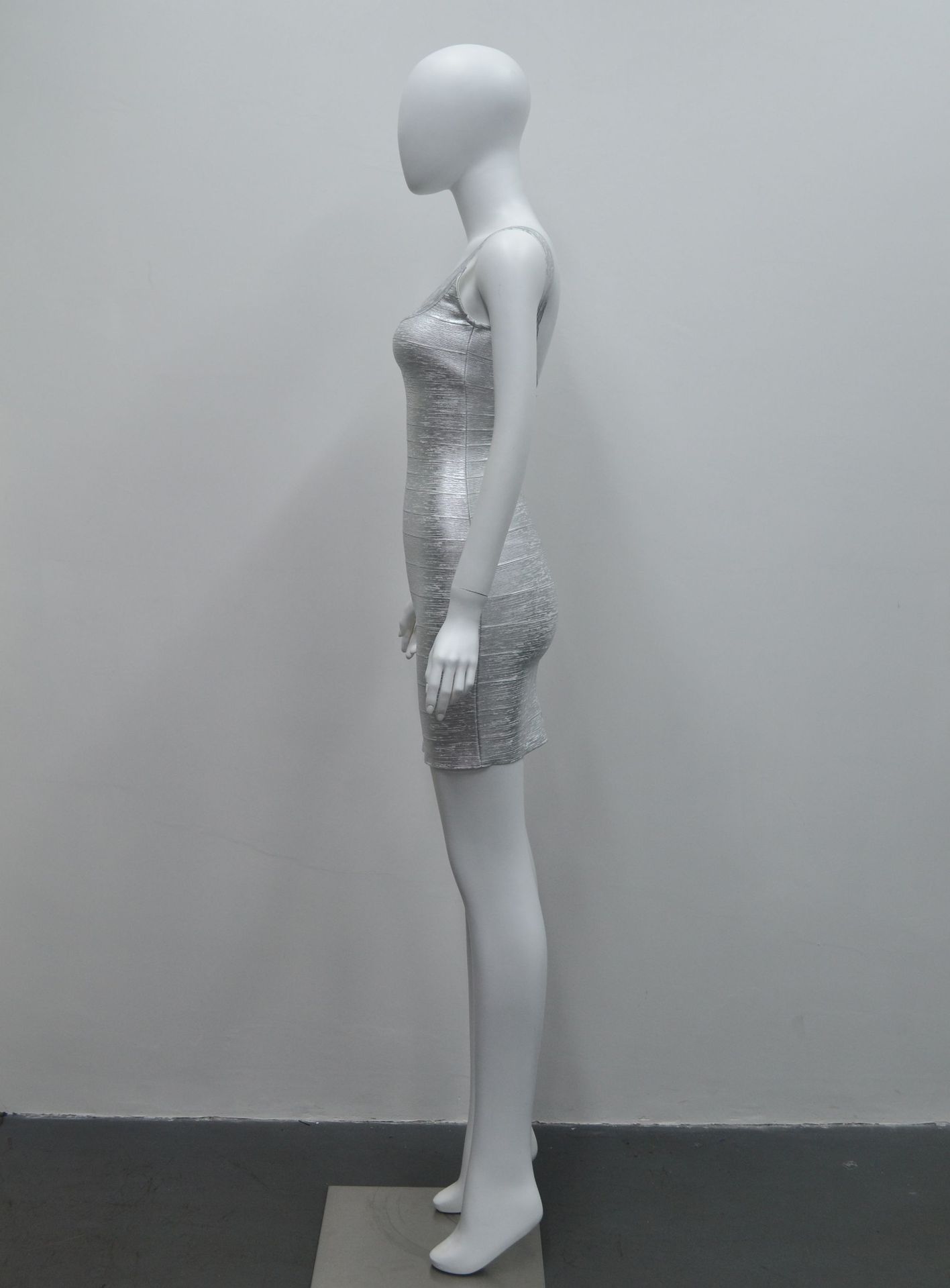 Elegant Low-Cut Bodycon Mini Dress Backless Design Metallic Foil for Parties Clubwear Date Nights Women's Clothing_ecoleips.com