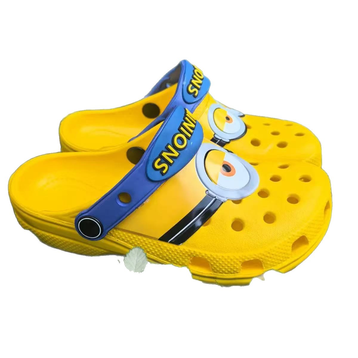 Zapatos con agujeros para niños estrella clásicos Sandalias de bebé para hombres y mujeres Verano para niños pequeños y medianos Baotou antideslizante e impermeable marea se puede vender al por mayor