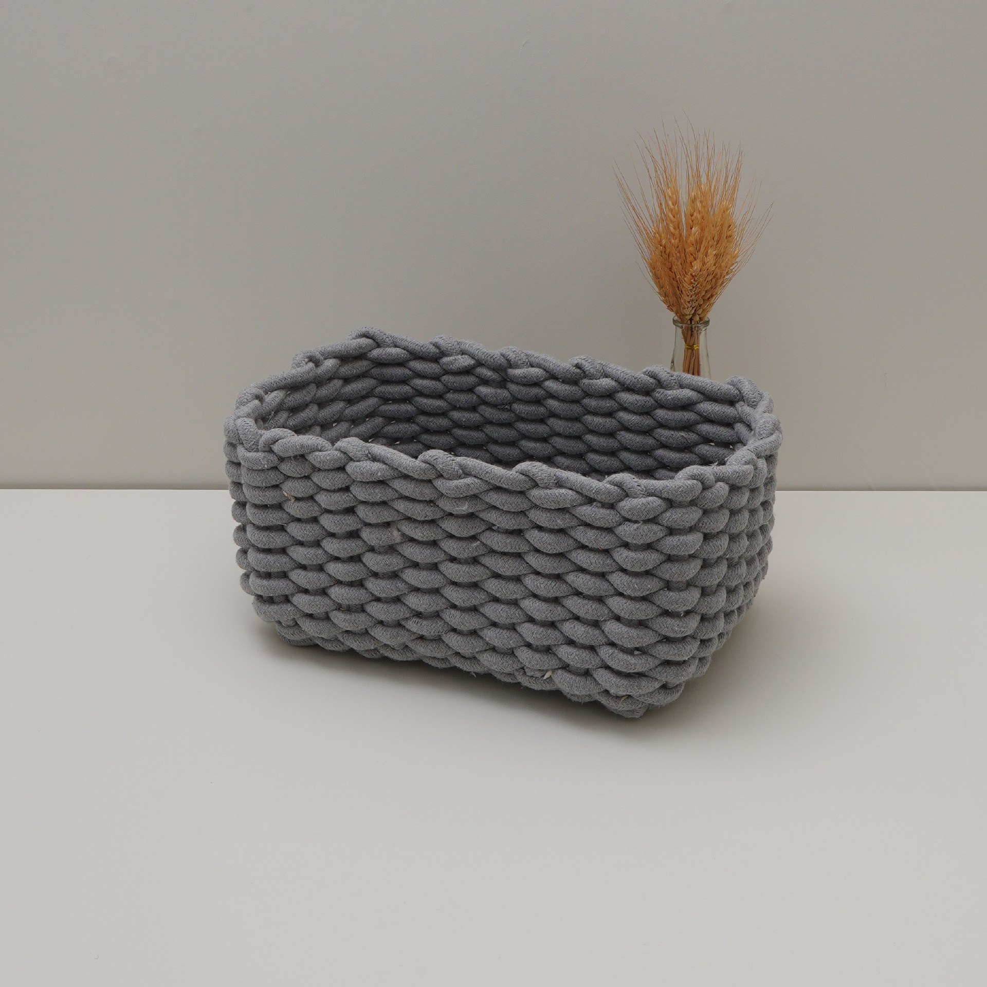 회색 손잡이 없는 대형