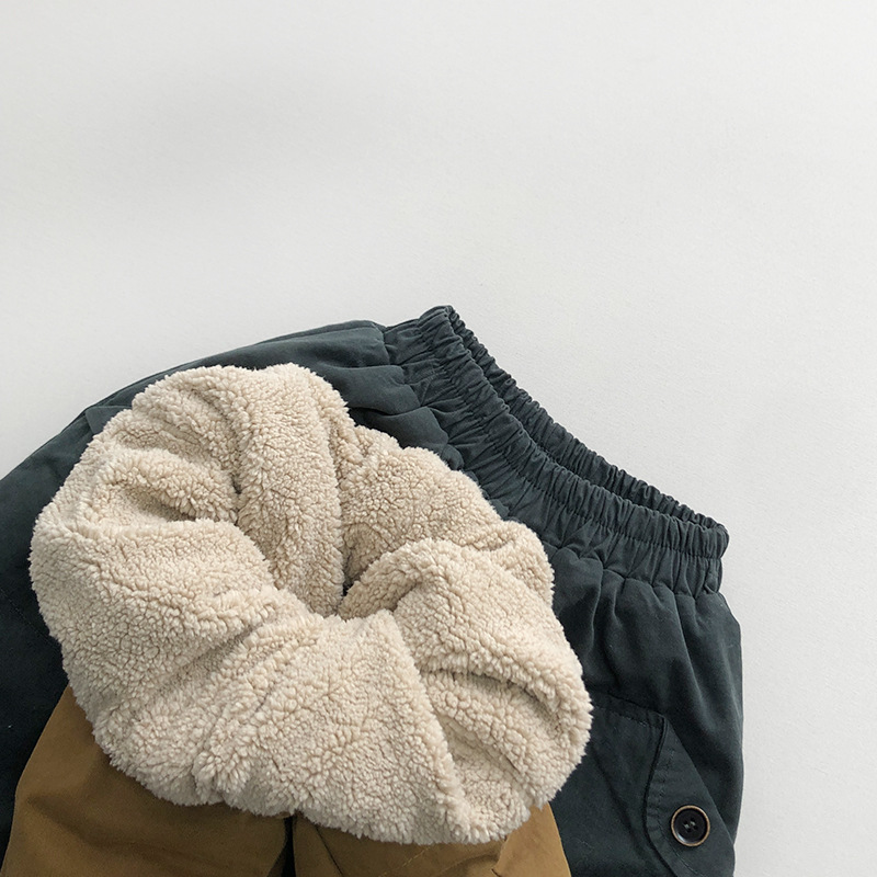 Pantalones calientes gruesos forrados de lana para niños de invierno para bebés nuevos pantalones sueltos para niños pantalones casuales de estilo coreano para niños image 4