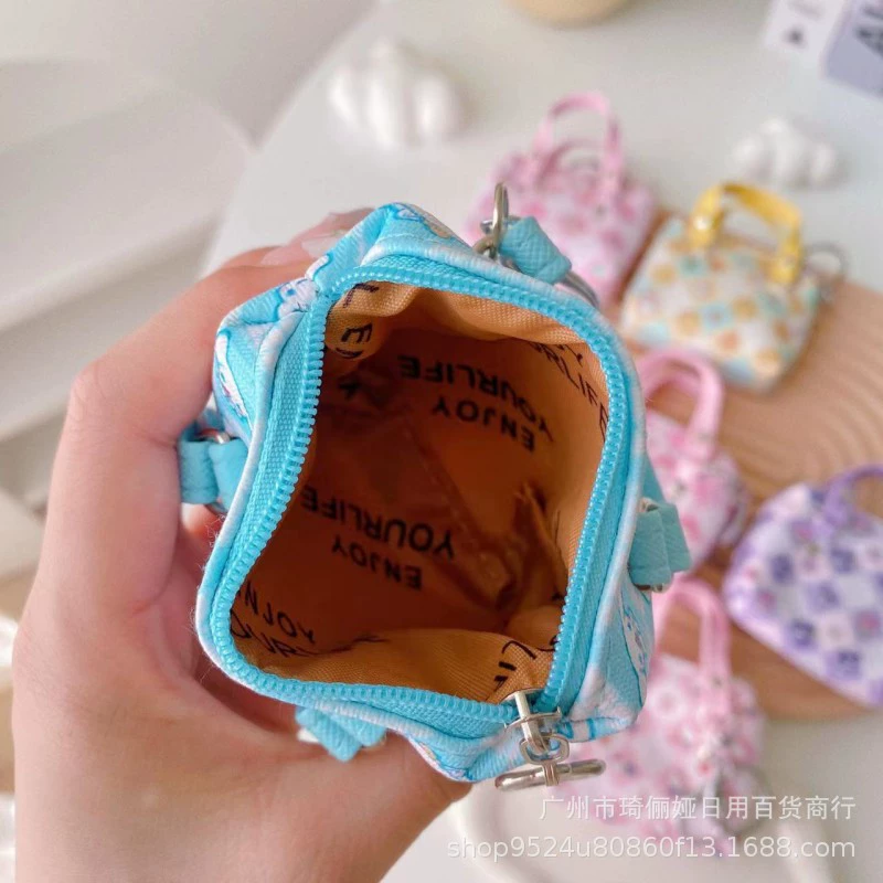 Cute polyurethane small handheld wallet, coins for elementary school students, headphones, organizer bag