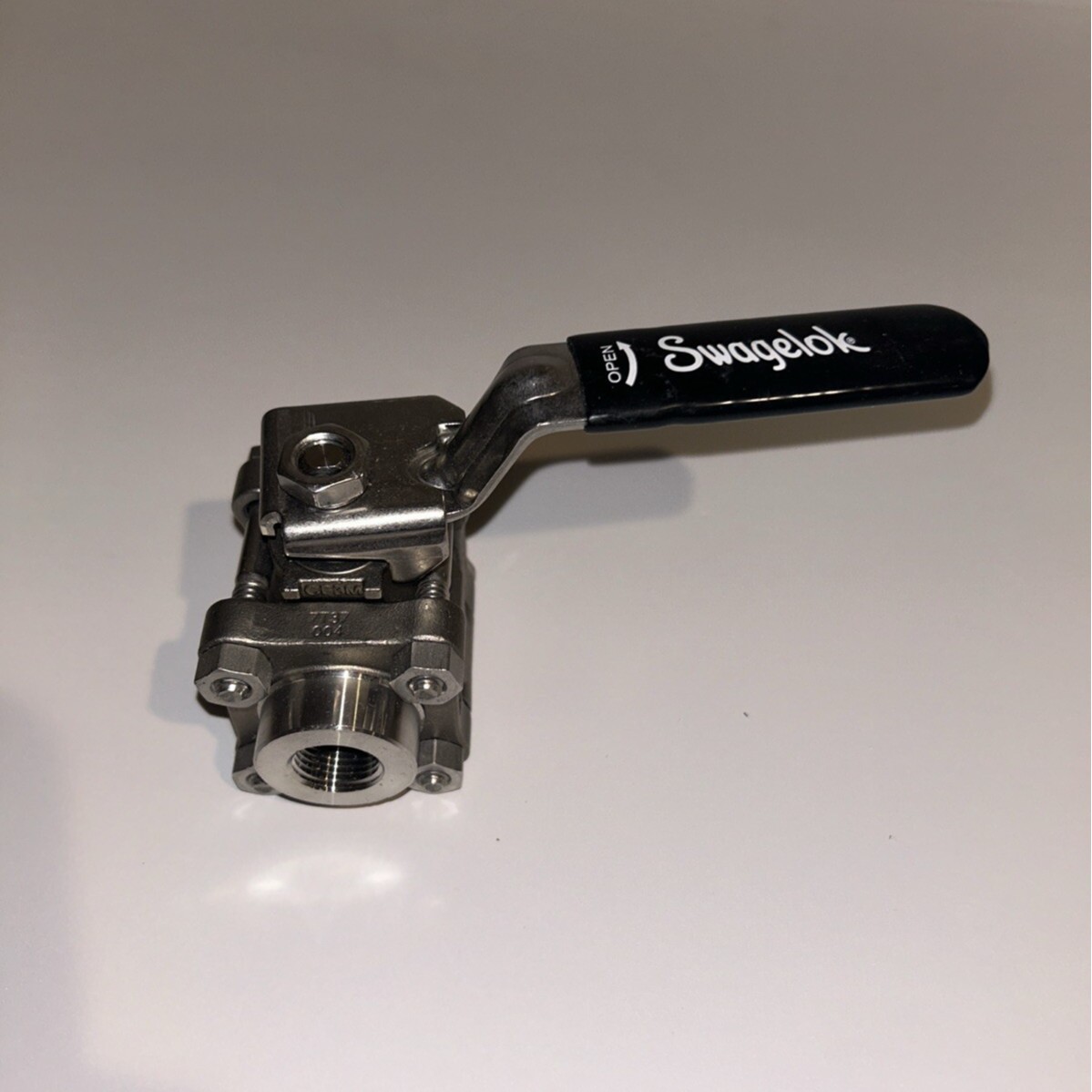 SWAGELOK CF3M 球阀 SS-63TF6 2200 PSI 全新!