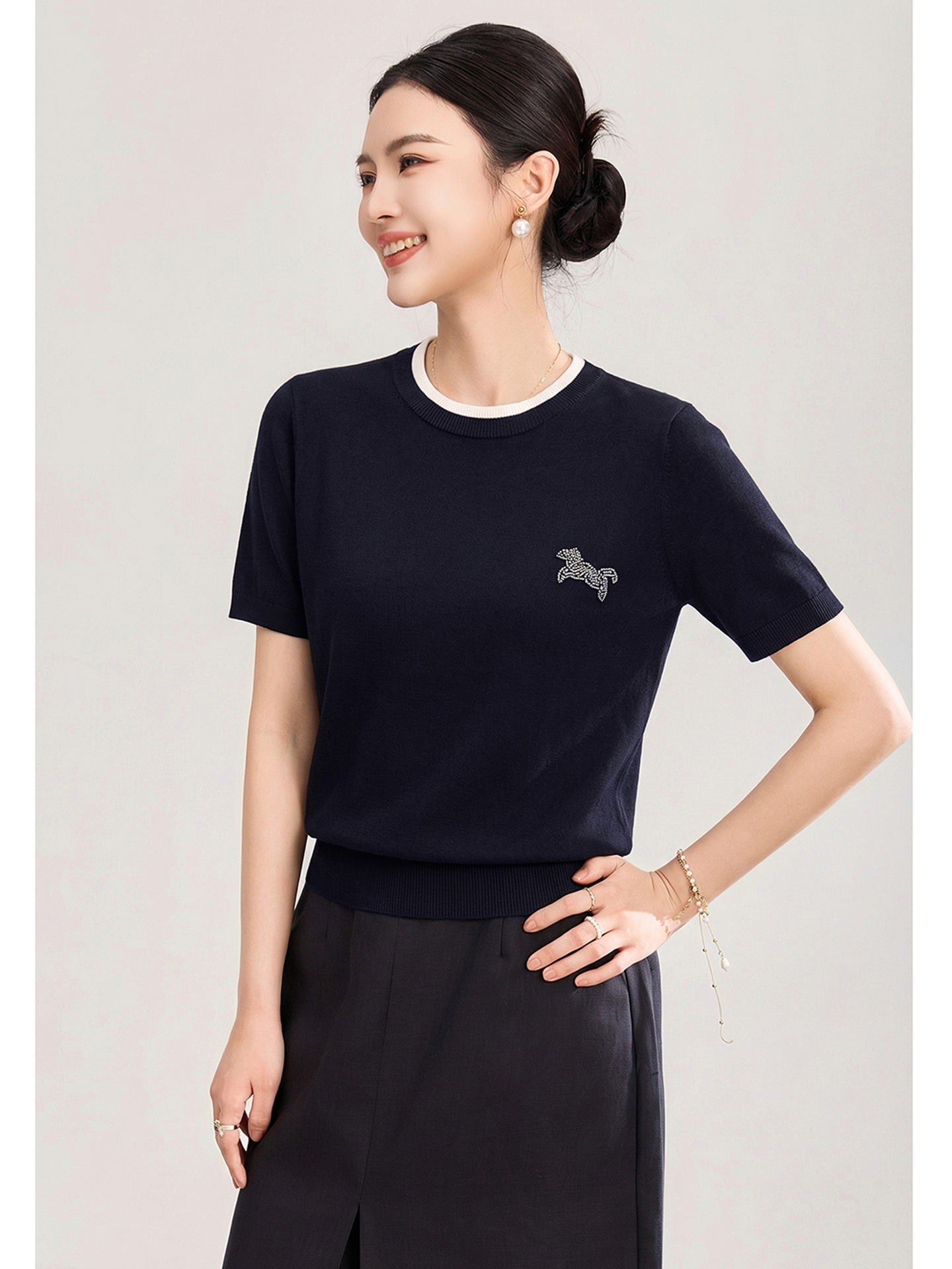 Áo thun dệt kim len merino giả hai lớp cổ tròn — màu xanh navy
