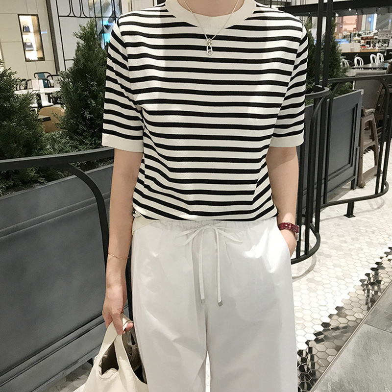 Gejia's New 2024 Spring and Summer Round Neck Loose Stripesd Ice Silk Knitwear with Short-Sleeved T-Shirt Women's Classic Top