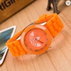 Fashionable silica gel quartz watch suitable for men and women, simple and elegant design