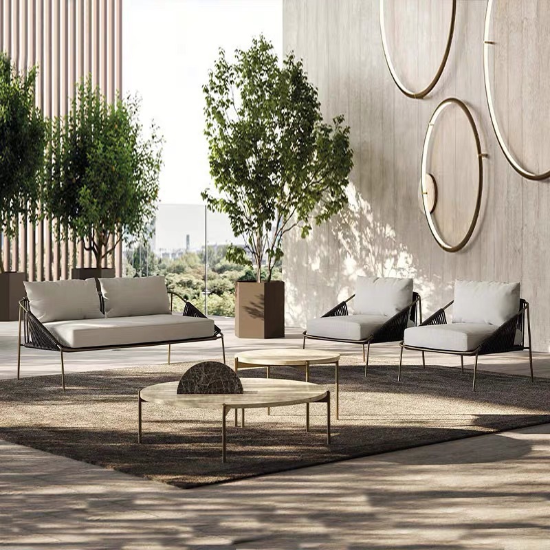 Combinación de sofá de caña al aire libre a prueba de agua y protección solar patio hotel silla de caña terraza sala de sol muebles de cuerda trenzada estilo nórdico