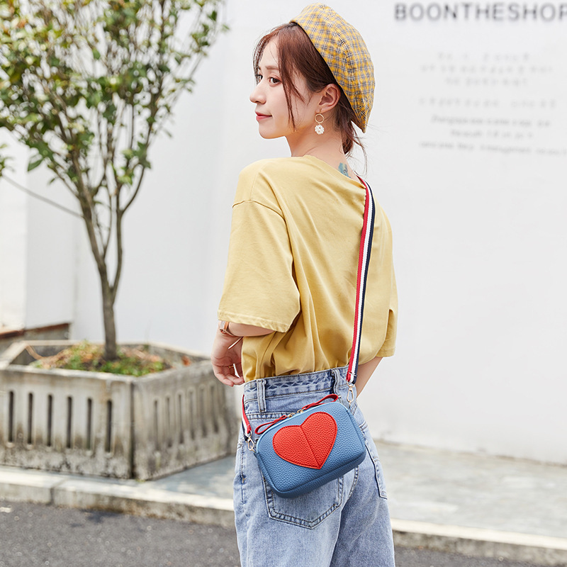 2022 Japón y Corea del Sur nuevos bolsos de mujer bolsos casuales bolsos de hombro bolsos de mochila con cremallera bolsos de teléfono móvil pu bolsos en forma de corazón image 3