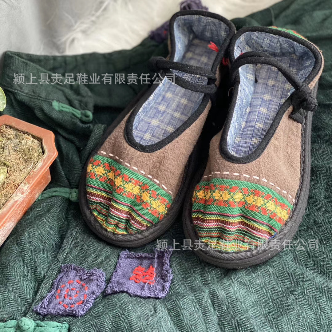 Genuine ethnic Beijing cloth slippers for men and women for leisure