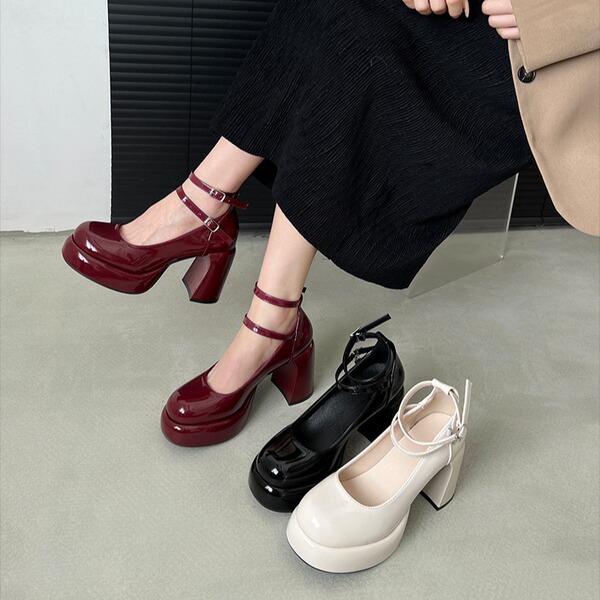 White high heels platform heels