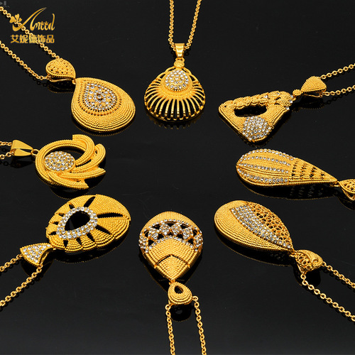 Cross-border 24k gold-plated Dubai bride full diamond necklace and earring set, European and American lady fashionable sand gold accessory set