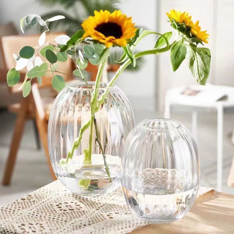 Vaso de vidrio transparente de alto valor de la vida de lujo moderno y simple, flor de lirio, dormitorio de bambú rico