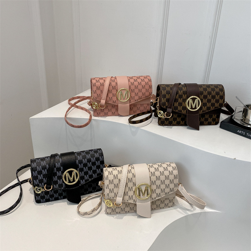 Bolso bajo la axila francés nicho mujer 2024 nuevo invierno simple mochila de hombro de moda bolso casual