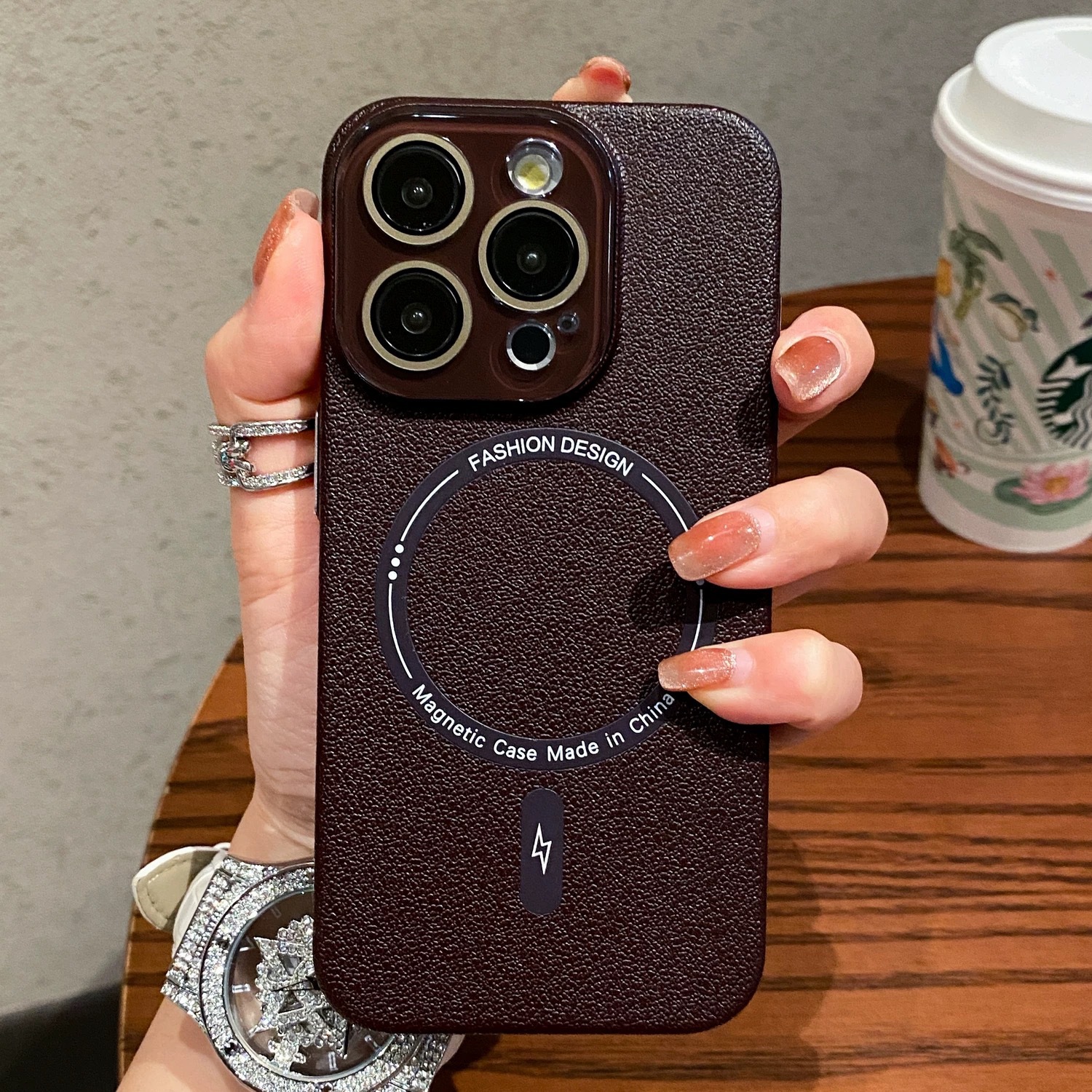 Aperición magnética de patrón de lichi de color sólido para Apple 16promax funda para teléfono móvil iPhone14/13 lente película 15P pareja