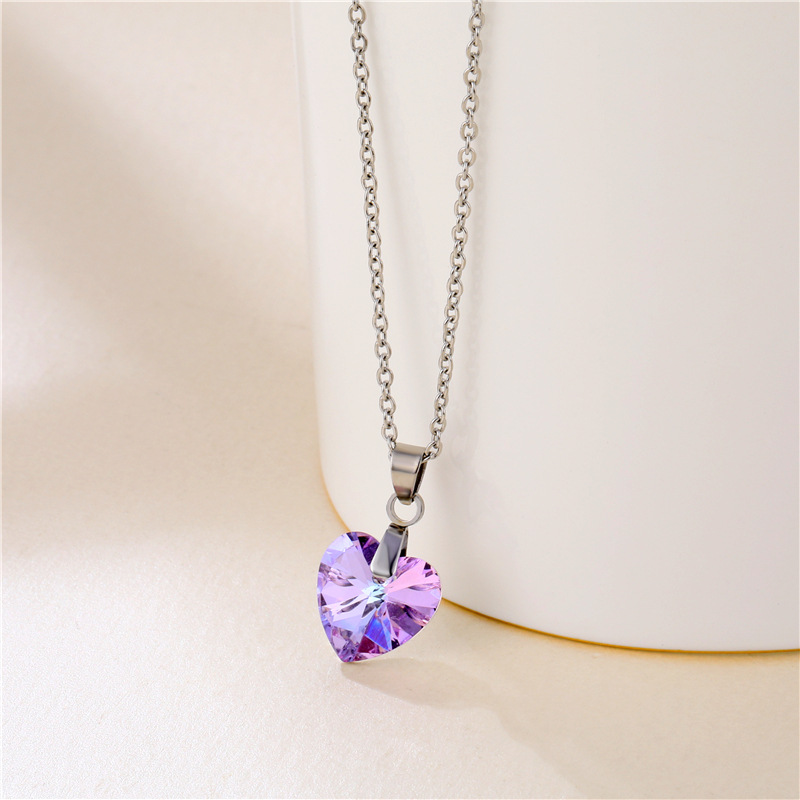 Fashion Crystal Heart-shape Titanium Steel Necklace Wholesale display picture 5