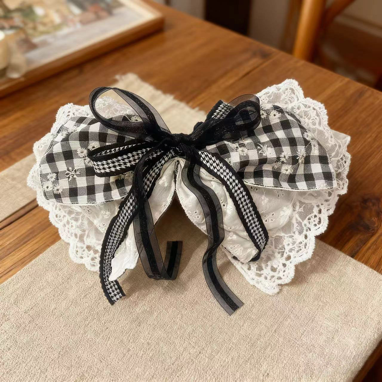 Summer retro Japanese hairpin with bow