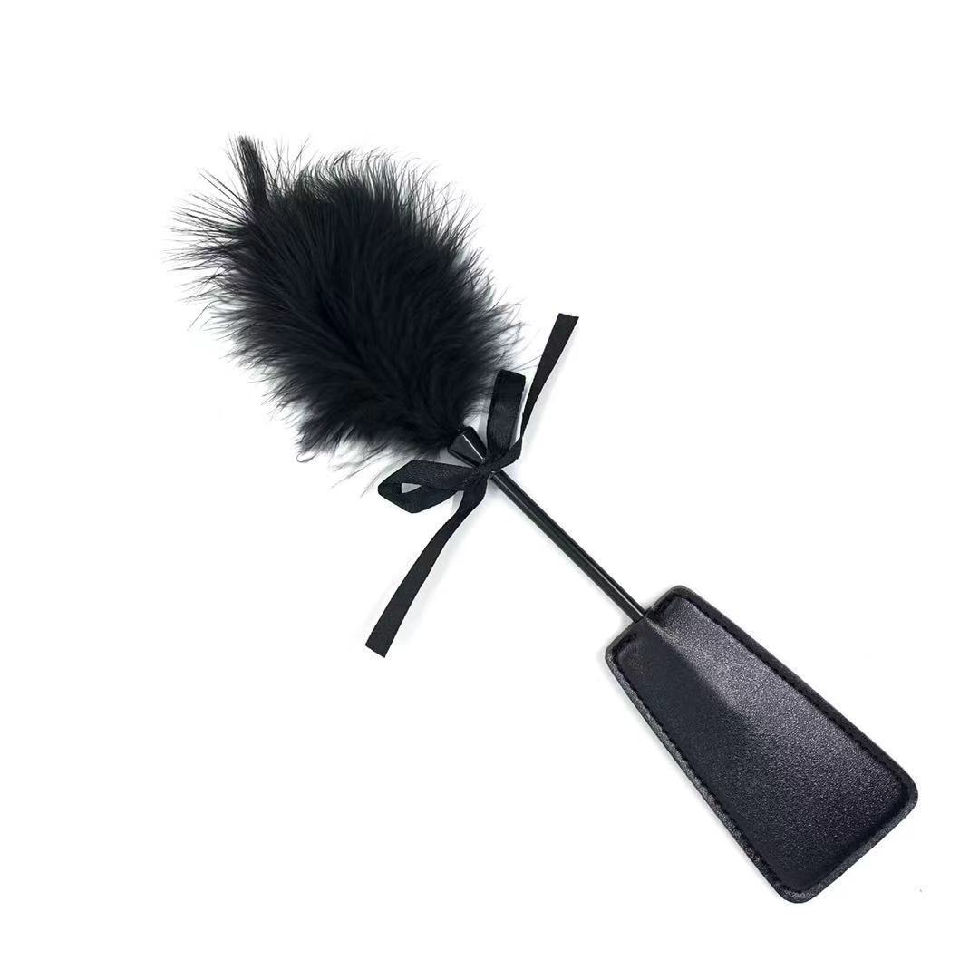 Fun SM Feather Clap Alternative Teasing Ostrich Feather Stick Bow Tie Couple Sex Products_voghion.com