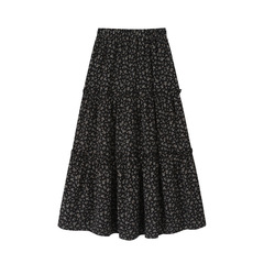 木の耳元は腰のA字の花の半身のスカートの女性の中の長いスカートをつなぎ合わせます。