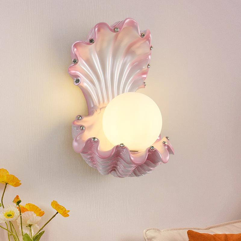 Decoración de pared de TV de alta gama, pared de fondo de habitación de niños franceses, nueva lámpara de cabeza, lámpara de pared, dormitorio de crema, espalda de perlas creativas