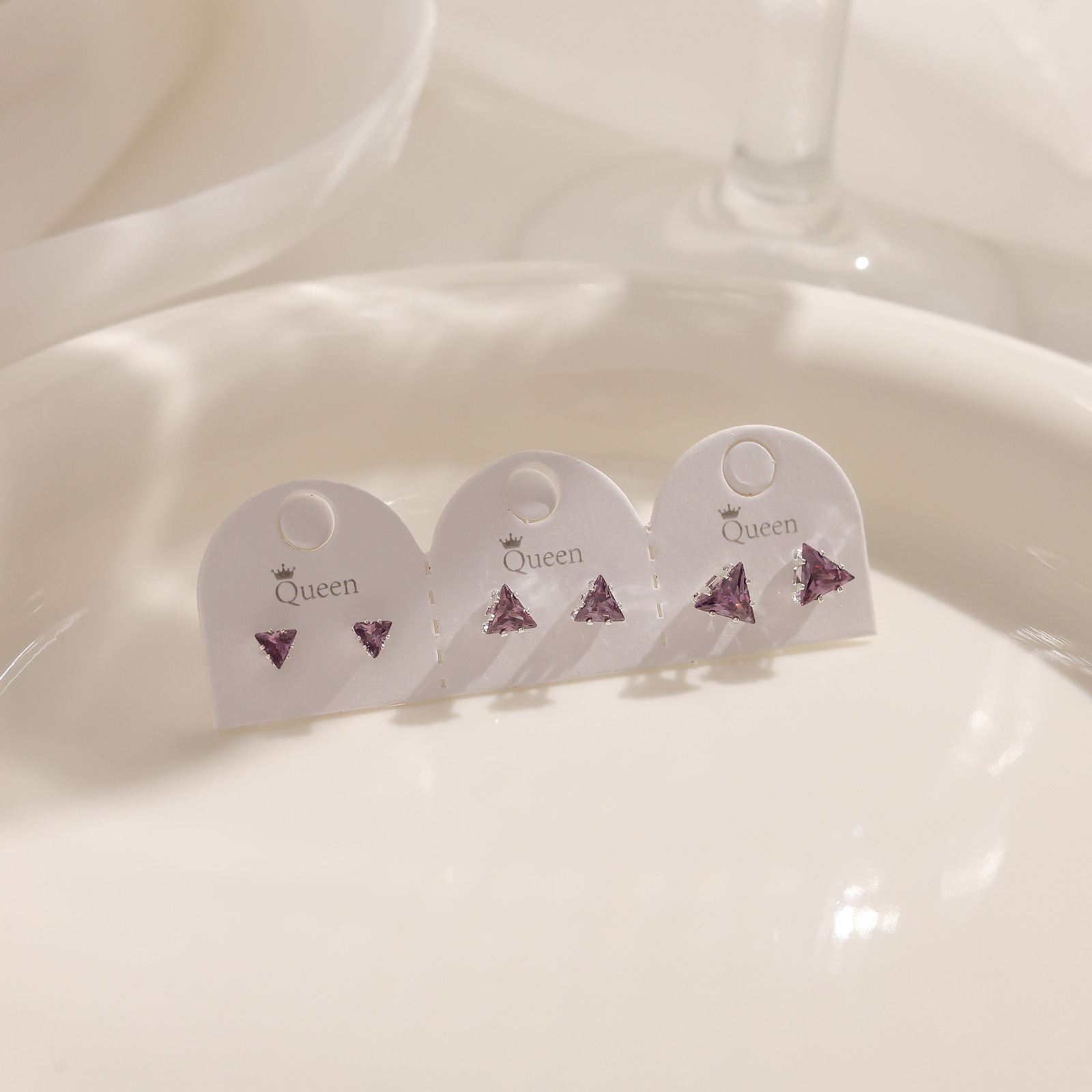 Juego de pendientes de aguja plateados, sencillos y compactos para mujer, pendientes geométricos en forma de corazón, bonitos, dulces y versátiles, venta al por mayor para puestos de mercado