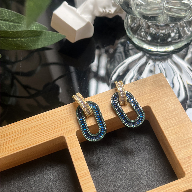 Fashion Oval Copper Plating Inlay Zircon Drop Earrings 1 Pair