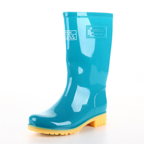 New casual mid-calf rain boots for women, black, soft plastic, anti-slip, comfortable, durable women's rain shoes