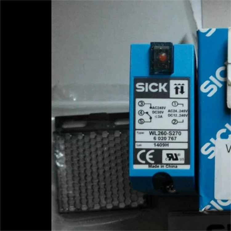 Сканер штрихкодов SICK модель C2C-EA18030A10000 (арт. 1213221)