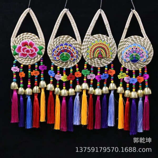 Straw woven ethnic pendant drop-shaped with tassels
